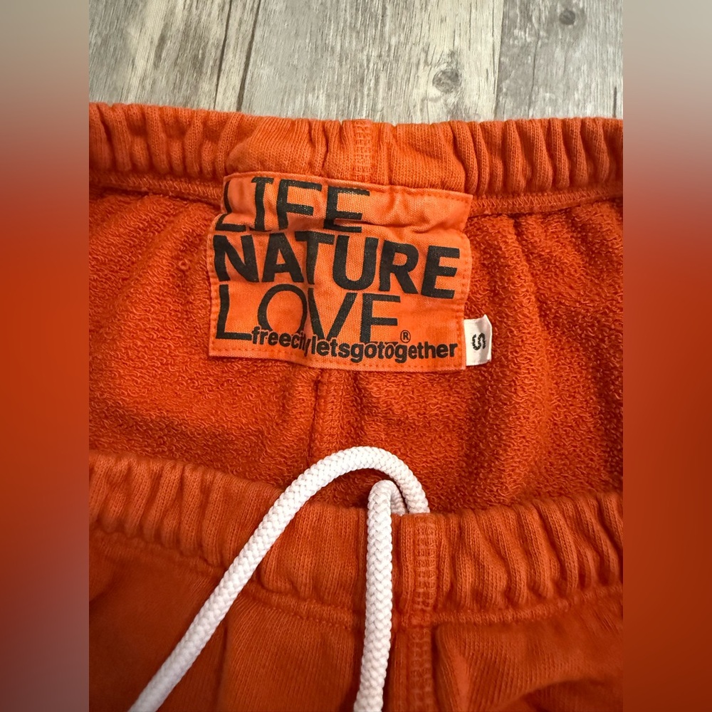 Free city logo Orange sweatpants size Small 3/4 length - Picture 4 of 9